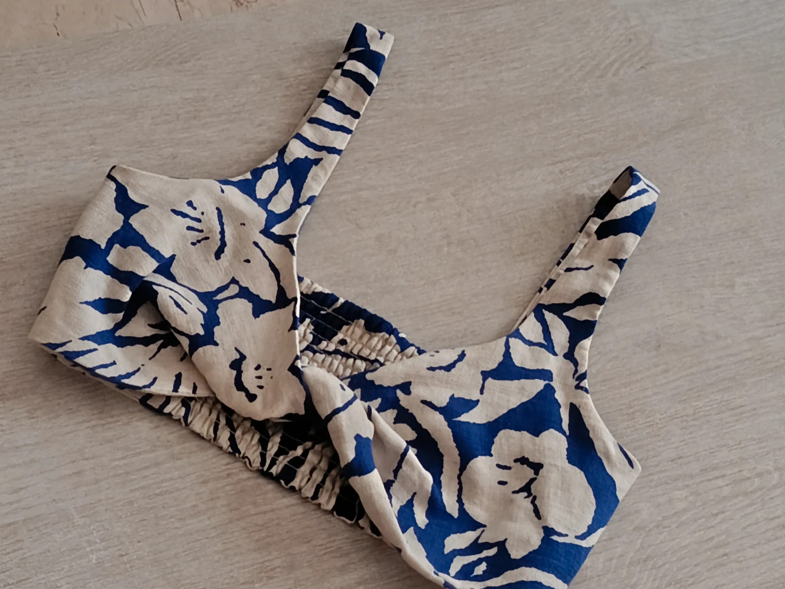 Top corto de lino Oysho con estampado floral azul y beige🔥🔥 – Oysho – taille M / 38 / 10 2