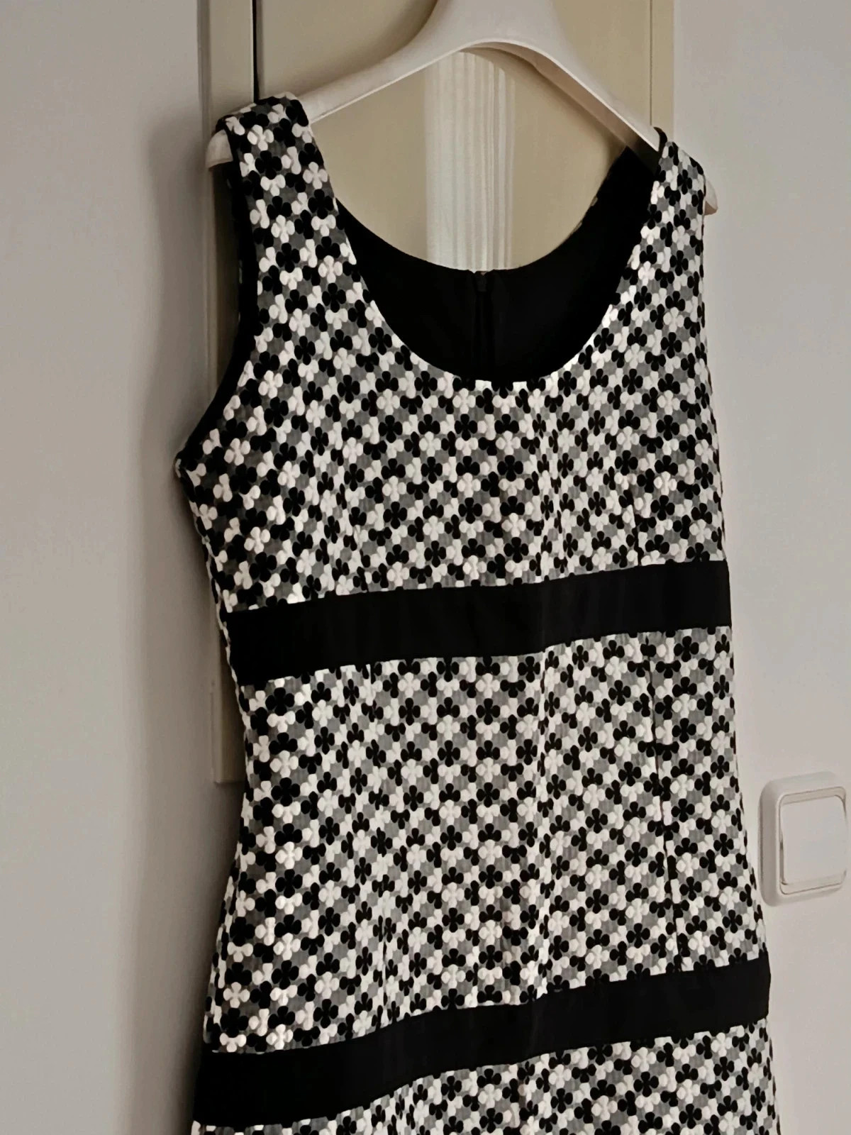 Vestido Corto Estilo Cóctel en Jacquard Blanco y Negro. Talla S medidas en fotos 🔥🔥 – taille Autre 2