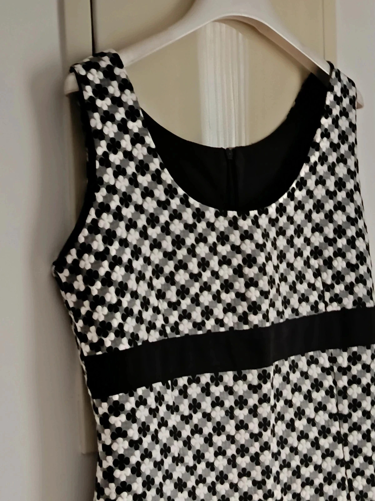 Vestido Corto Estilo Cóctel en Jacquard Blanco y Negro. Talla S medidas en fotos 🔥🔥 – taille Autre 4