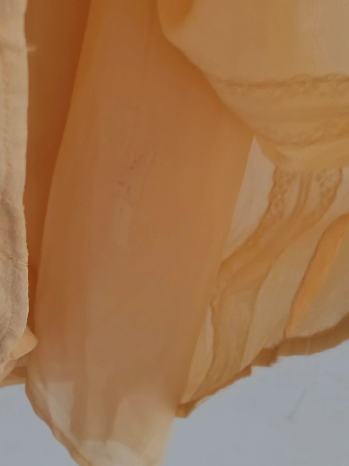 Espectacular vestido lencero de Zara en tono amarillo pastel🔥🔥 – Zara – taille M / 38 / 10 5