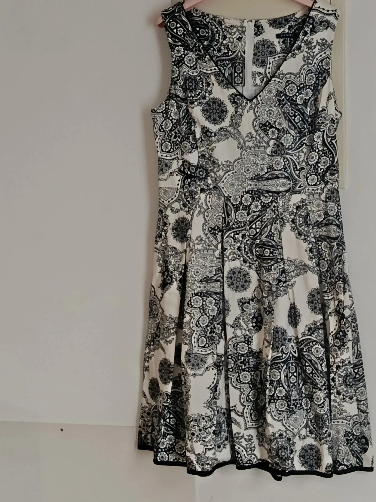Vestido Orsay Estampado Paisley y Mandalas - Elegancia en Blanco y Negro🔥🔥