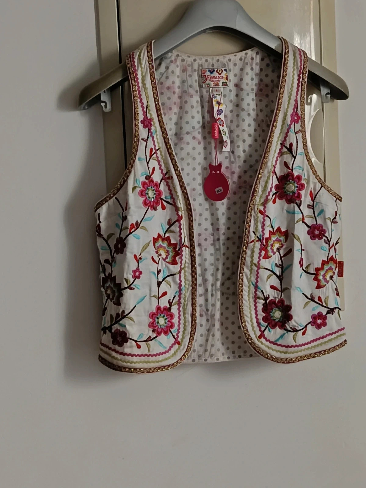 Precioso chaleco bordado de la marca Flamenco nuevo con etiqueta 🔥🔥
