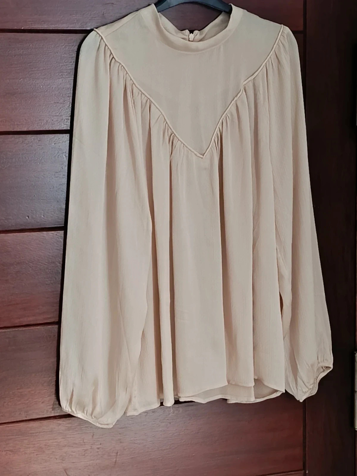 Blusa Romántica Cortefiel Color Crema con Mangas Abullonadas🔥🔥 – Cortefiel – taille M / 38 / 10