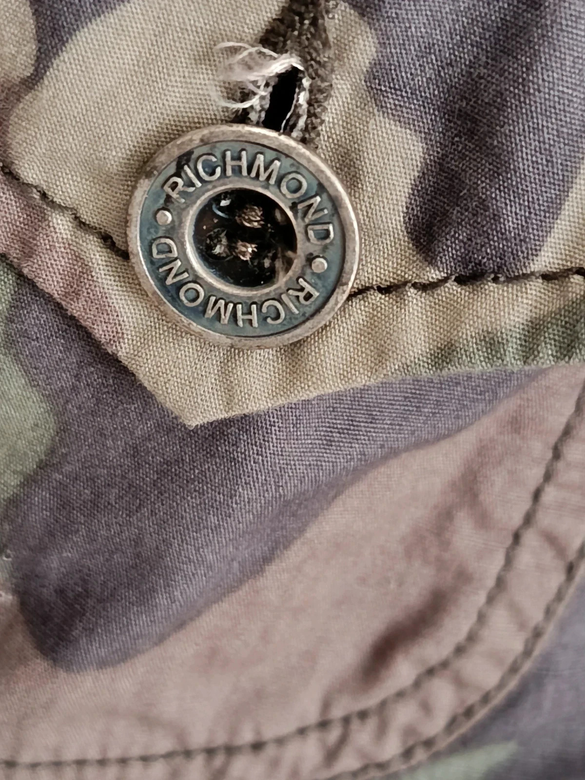 Chaqueta Camuflaje Richmond Estilo Militar con un toque Glam🔥🔥 – Richmond – taille S / 36 / 8 4