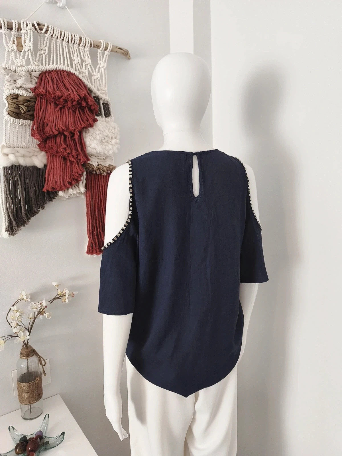 Blusa Fluida Tachuelas con hombros descubiertos by Amy Lou – Amy Lou – taille M / 38 / 10 3