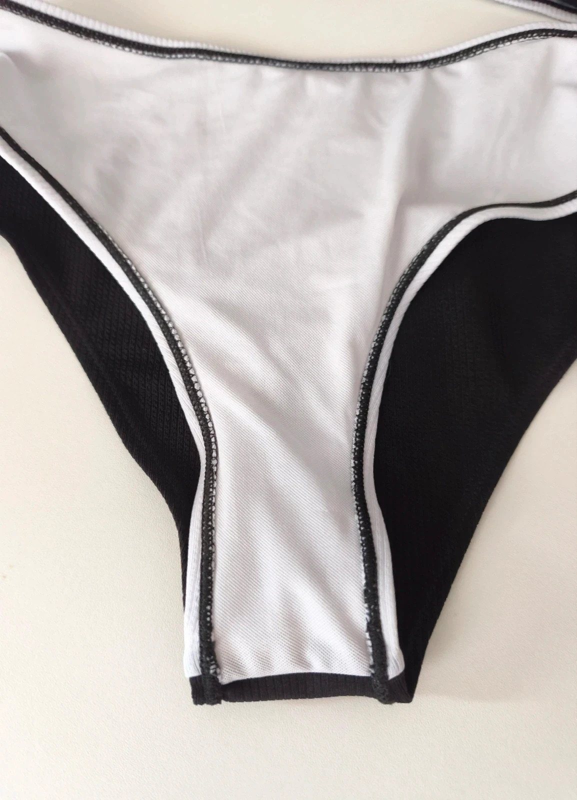 Bikini Diseño Asimétrico Bicolor Nuevo – Boutique Bohéme – taille S / 36 / 8 3