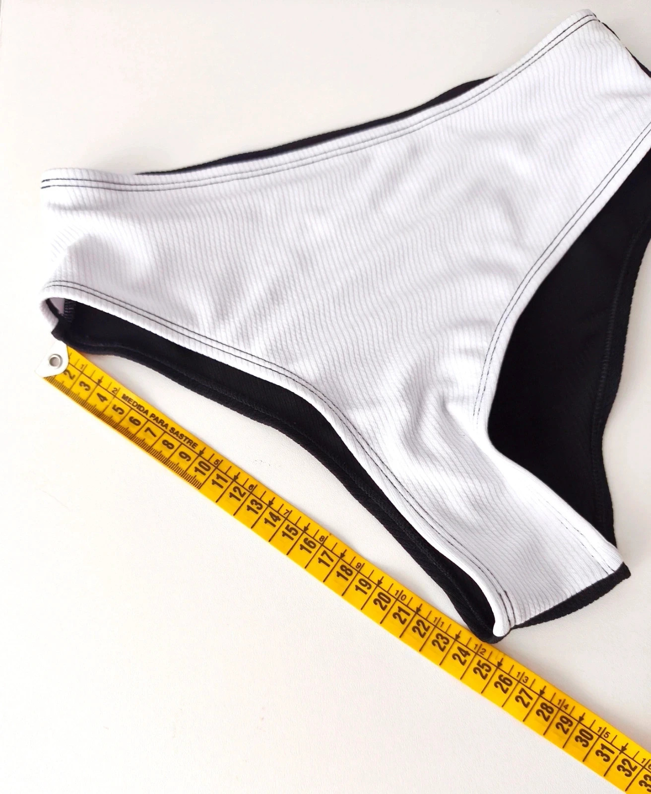 Bikini Diseño Asimétrico Bicolor Nuevo – Boutique Bohéme – taille S / 36 / 8 5