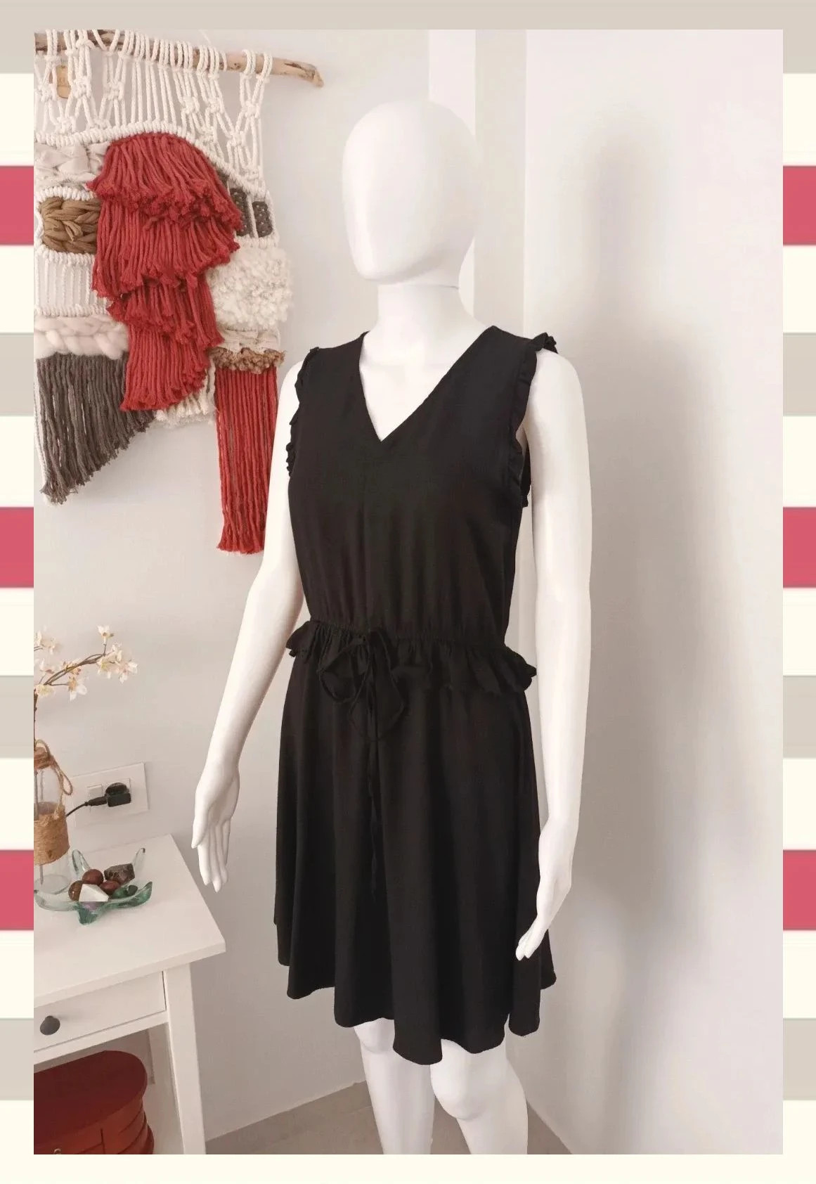 Vestido con volantes y cintura ajustable by Clockhouse T.M