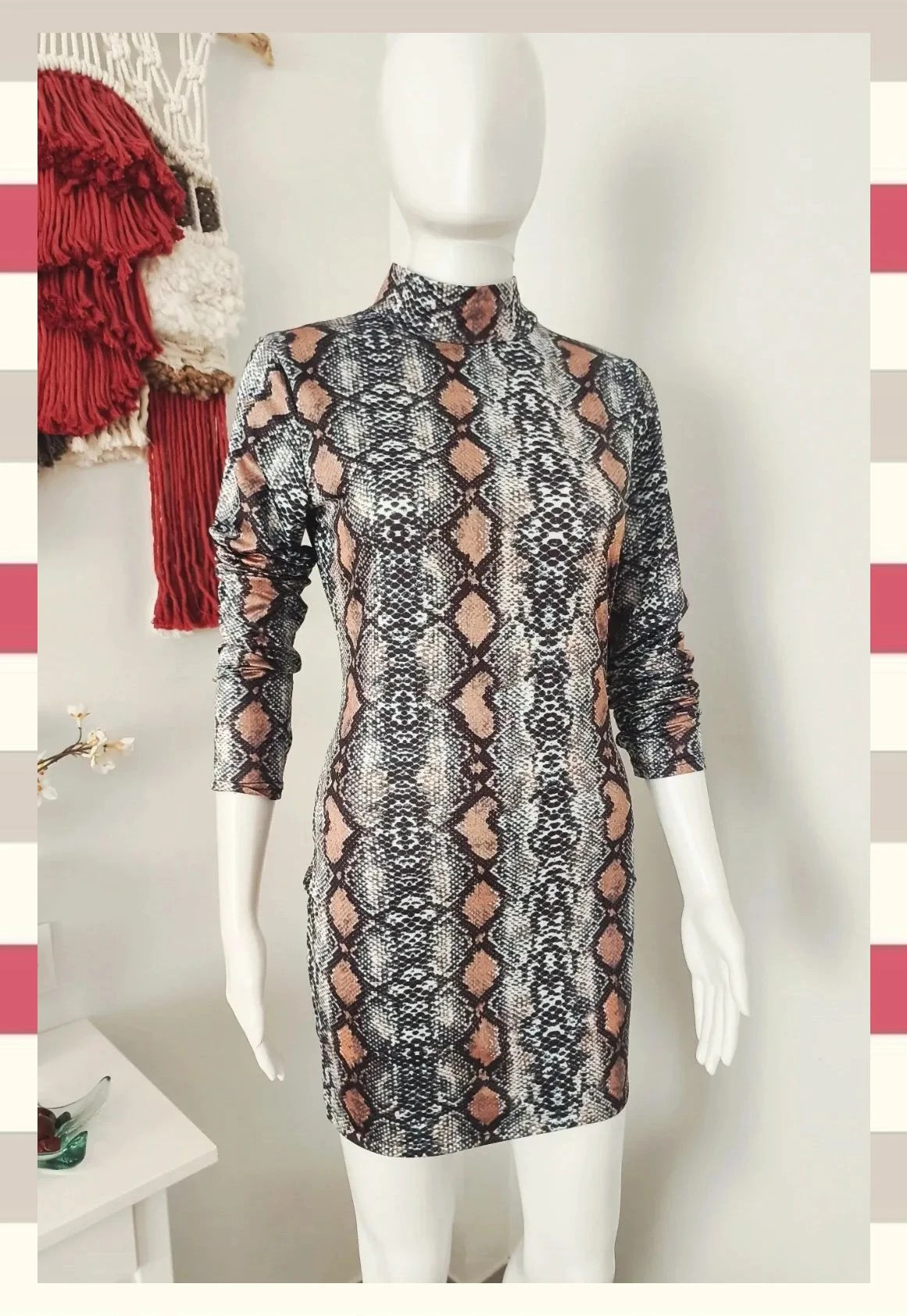 Elegante y festivalero vestido snake bodycon – La Boutique – taille M / 38 / 10 4