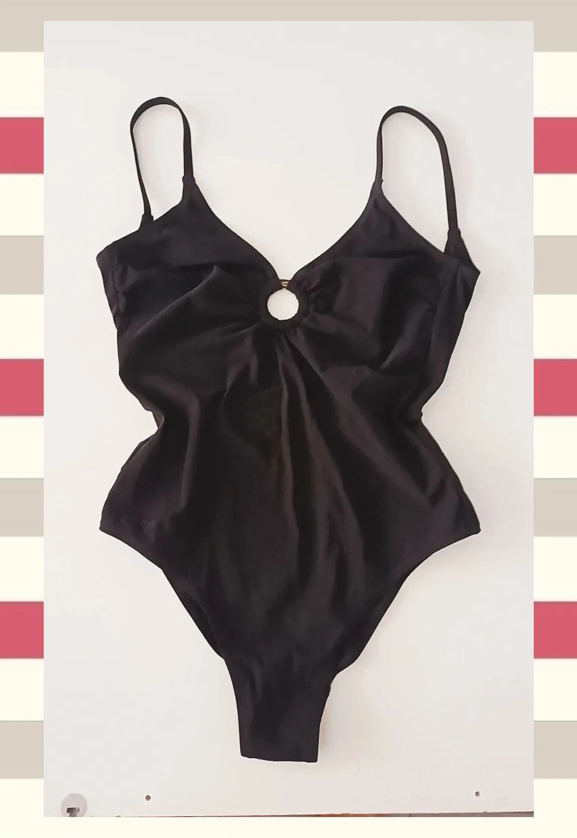 Bañador Negro con Detalle de Aro y Espalda Descubierta T.L