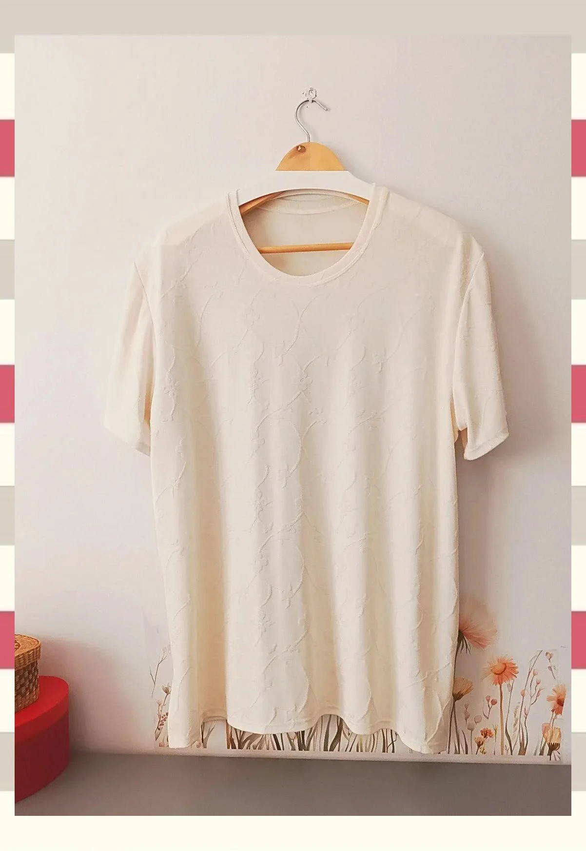 Camiseta texturizada con relieve floral en Blanco Roto T.44/46