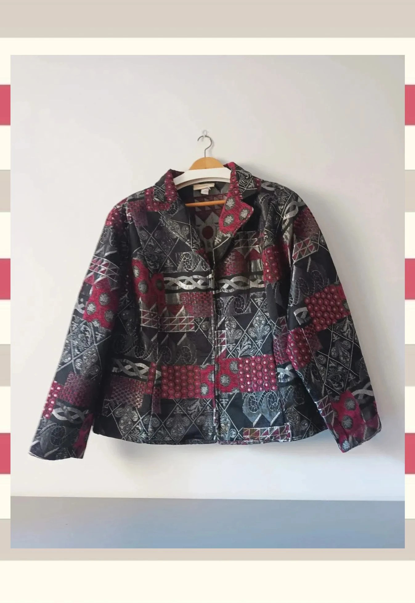 Elegante abrigo corto Brocados T.3XL