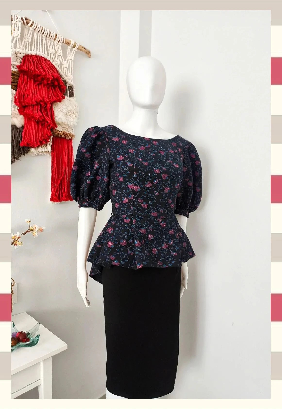 Elegante Top Peplum Vintage con detalles metalizados T.M