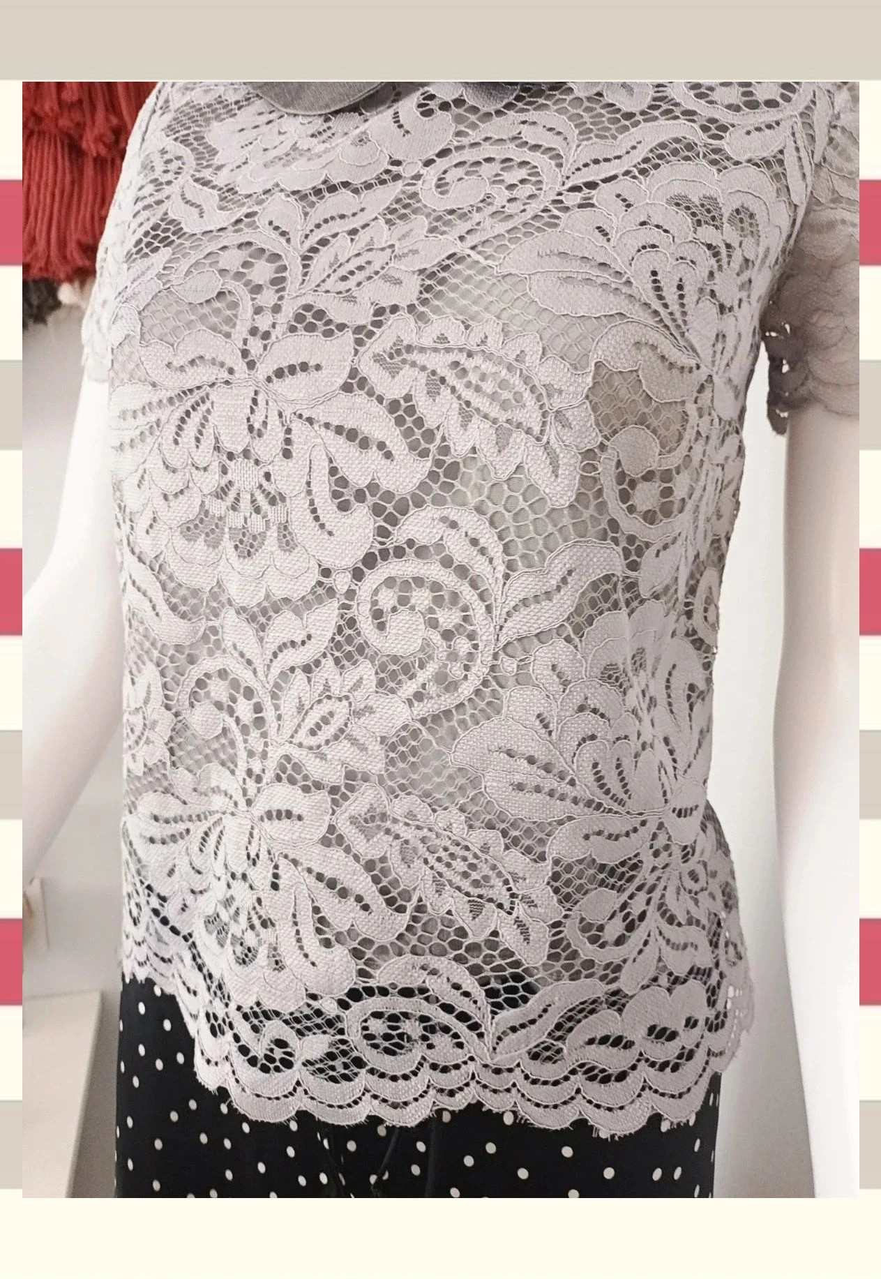 Blusa Exclusiva Encaje Cuello Bebe satinado T.M. – Vintage Boutique – taille M / 38 / 10 5