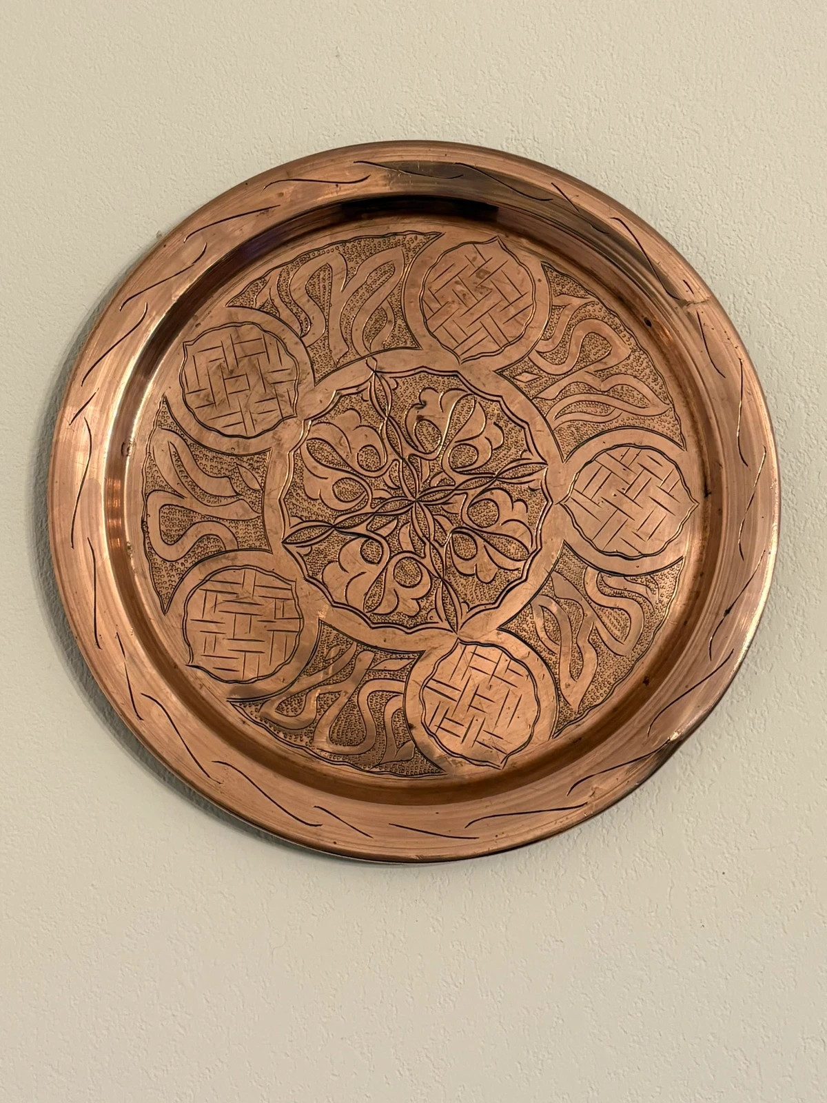 Grand Plat Mural Vintage en Cuivre Ciselé Main – Décor Oriental – 35cm 818g