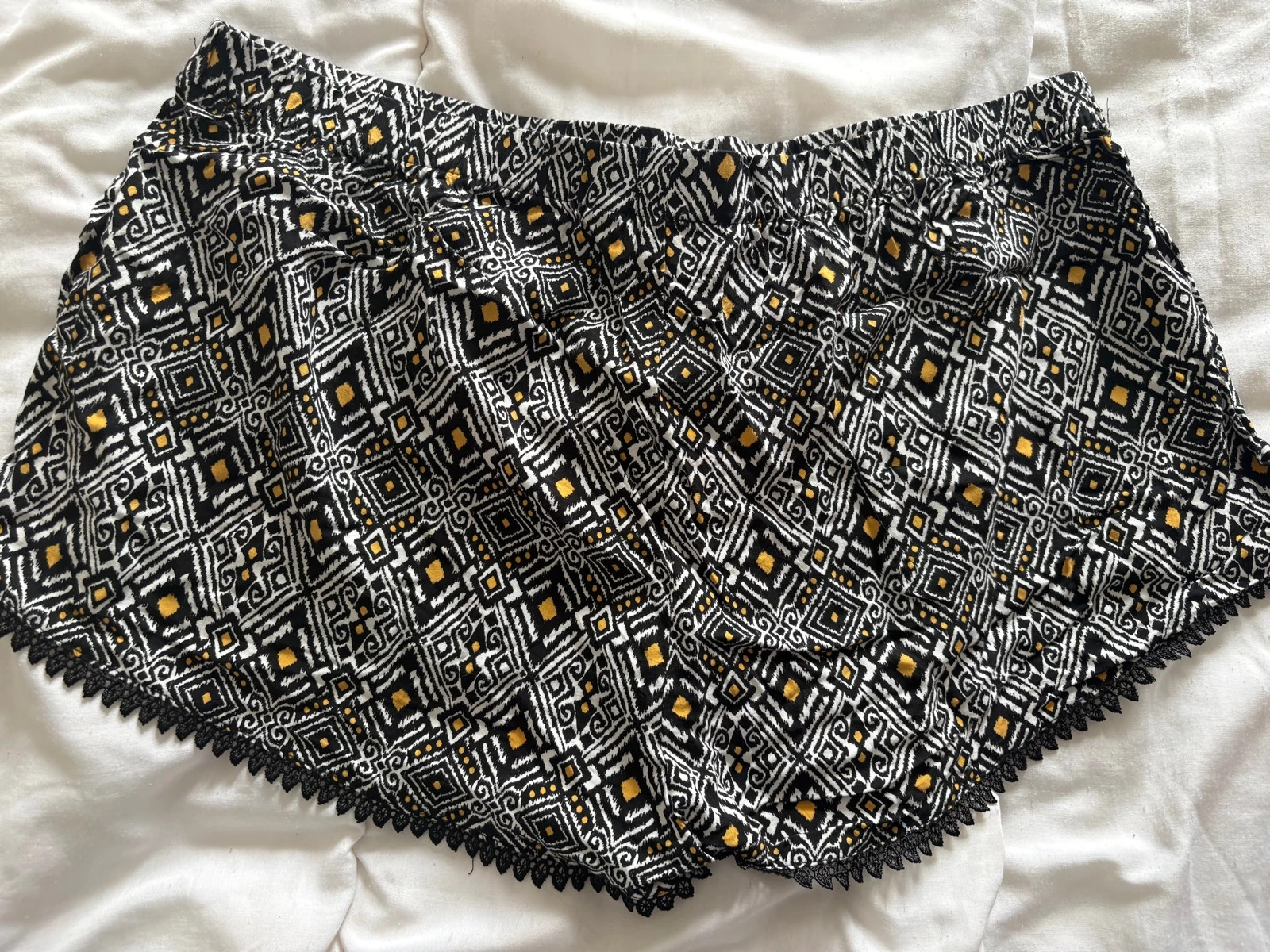 Short taille 42/44 – Love to Lounge – taille L / 40 / 12 2