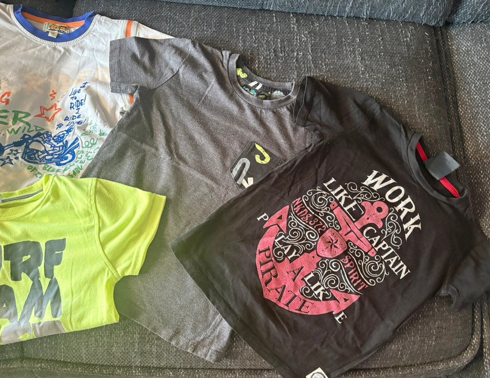 Lot de 5 t-shirts taille 5 ans – toutes marques – taille 5 ans 2