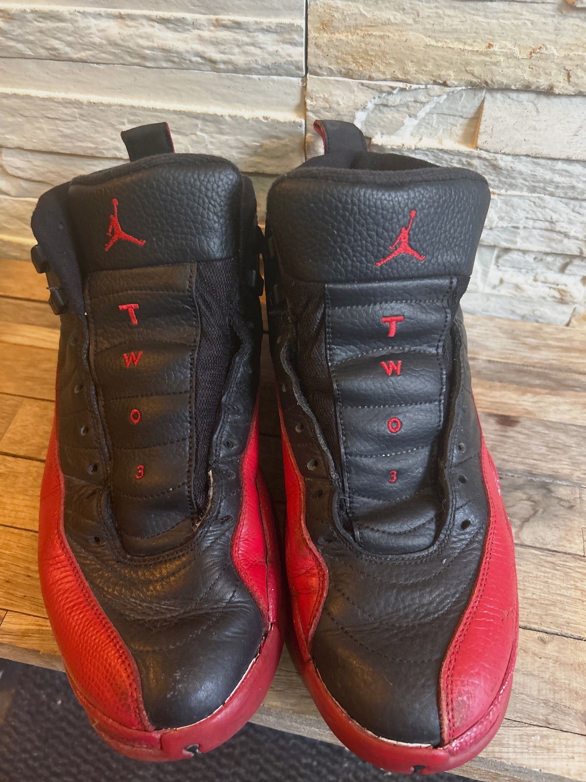 Air Jordan 12 Retro coloris "Flu Game" (Black – Jordan – taille EU 42 2