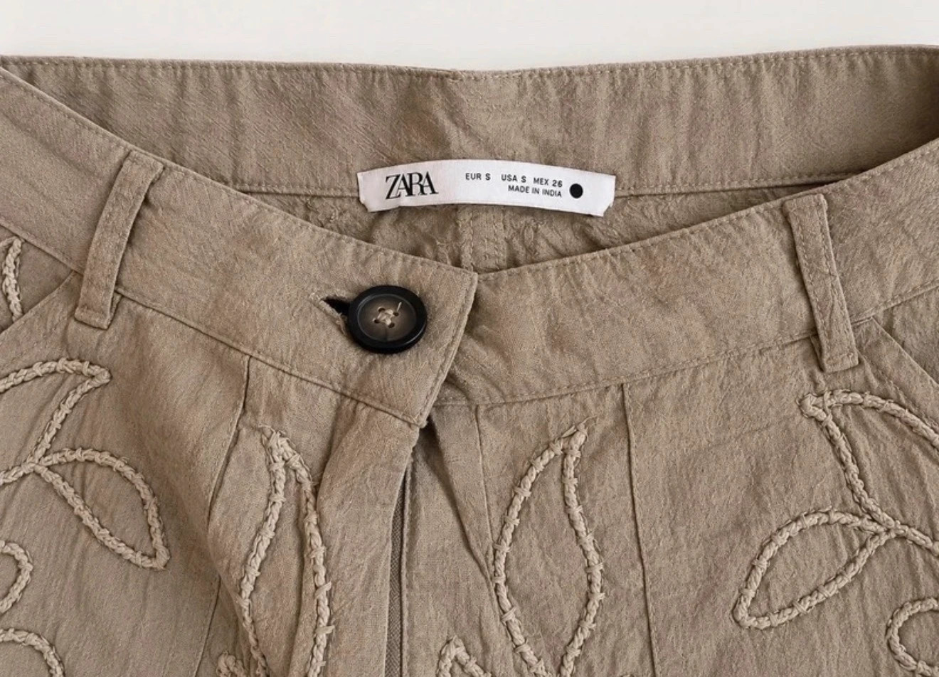 Pantalon Zara gris brodé fleurs - Taille S - Neuf – Zara – taille S 3