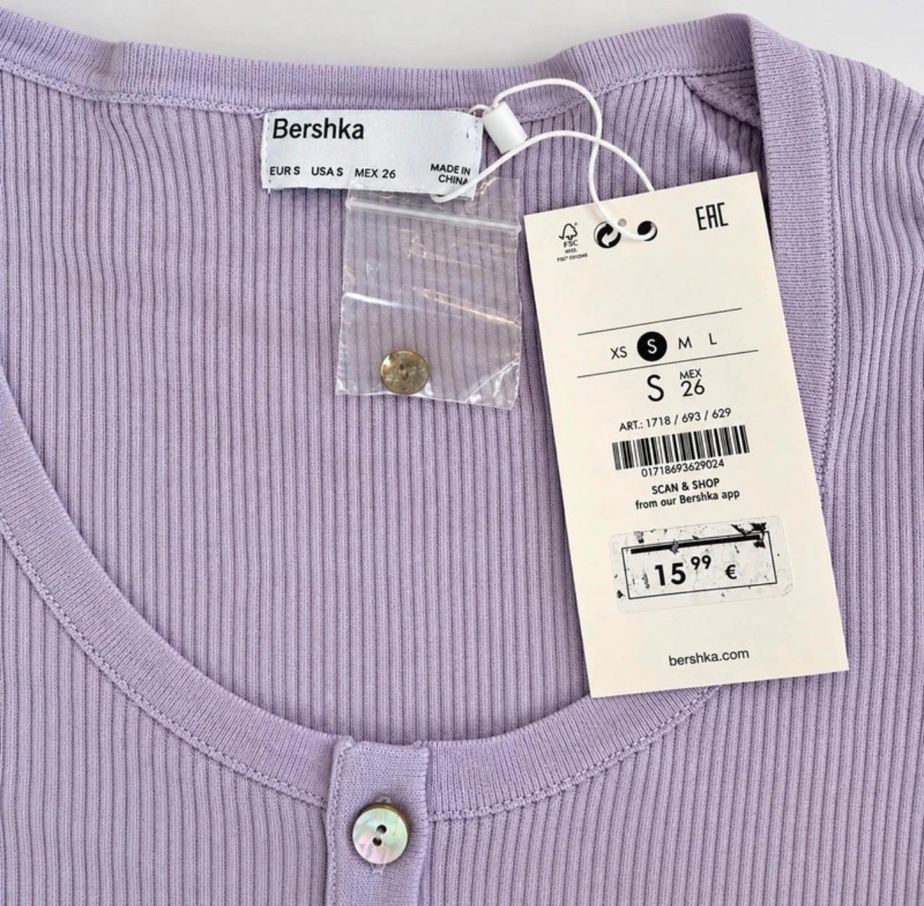 Top court Bershka lilas côtelé à boutons - Taille S – Bershka – taille S 2