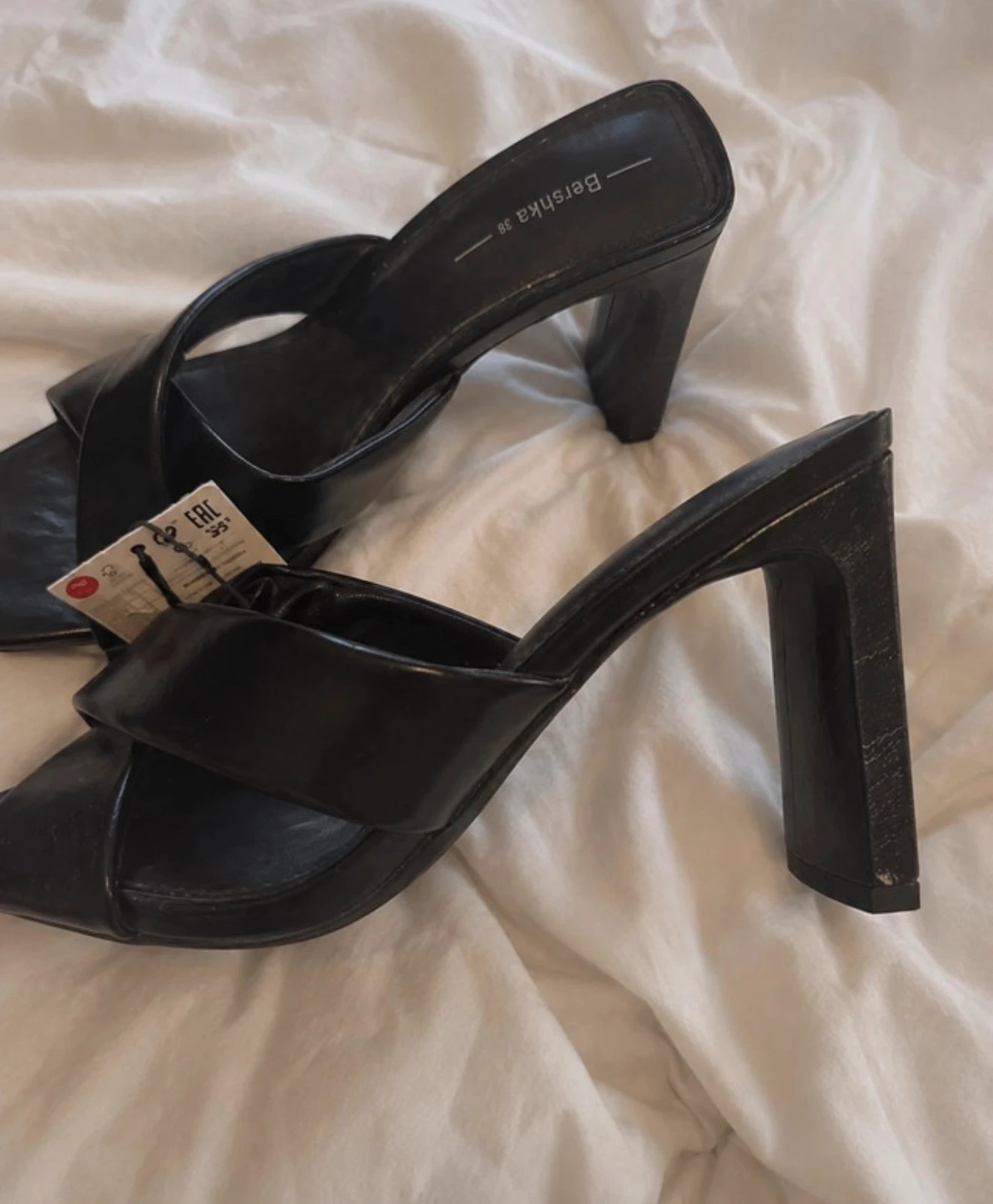 Mules à talons noires Bershka - taille 38 - neuves avec étiquette – Bershka – taille 38 2
