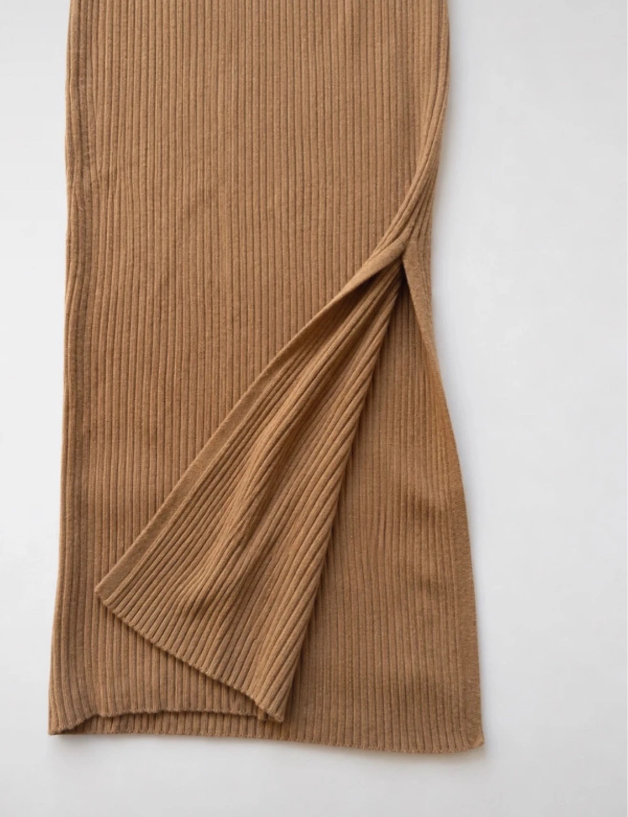 Robe longue côtelée camel Primark XS avec ceinture – Primark – taille XS 2