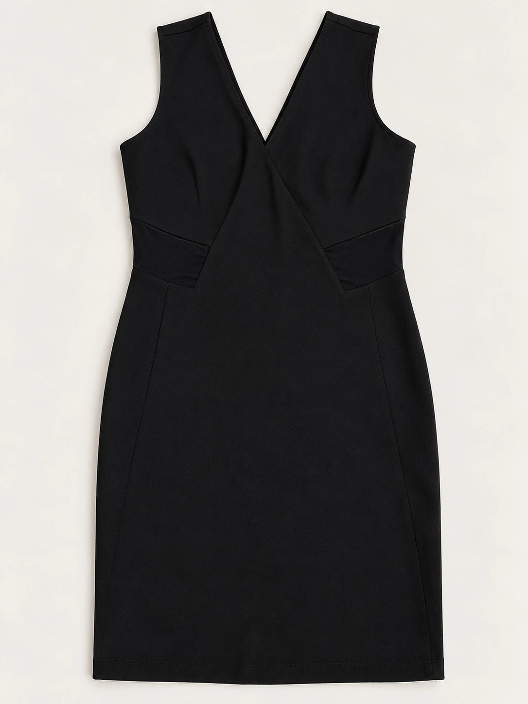 Robe noire Guess moulante à décolleté croisé – Taille L