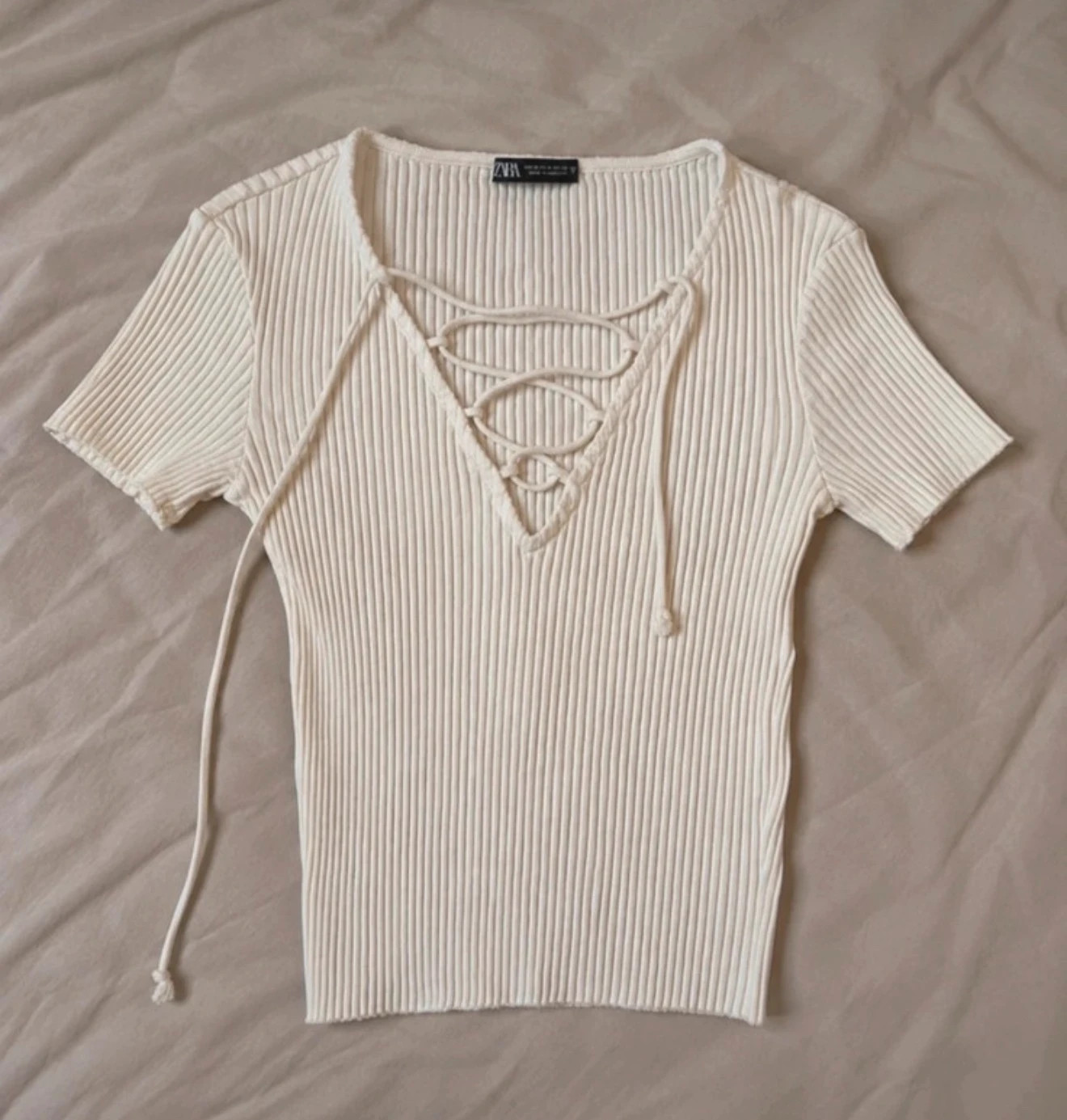 Top Zara blanc côtelé à lacets taille M
