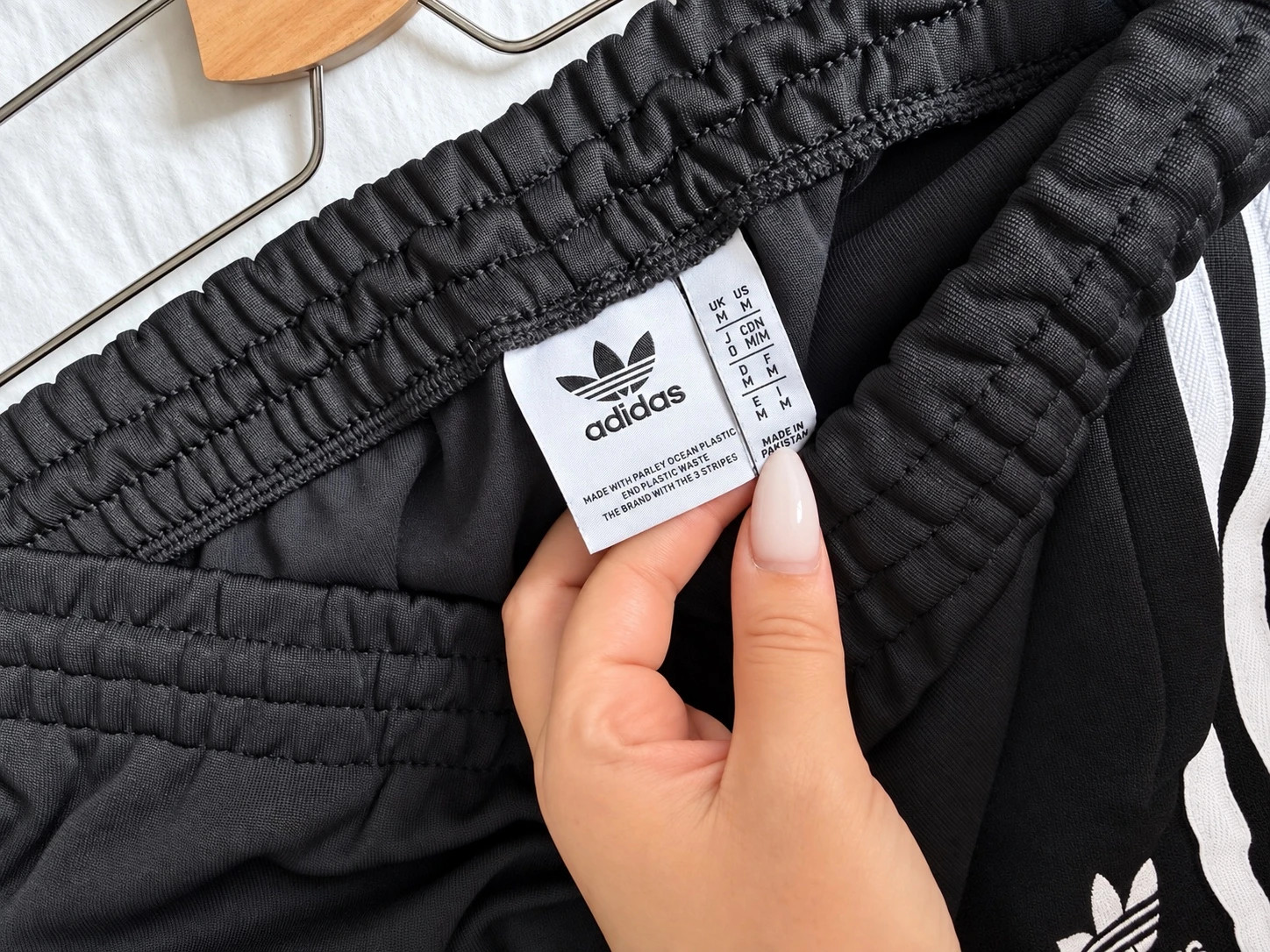 Jogging Adidas Originals noir 3 bandes – taille M – unisexe – adidas – taille M 2