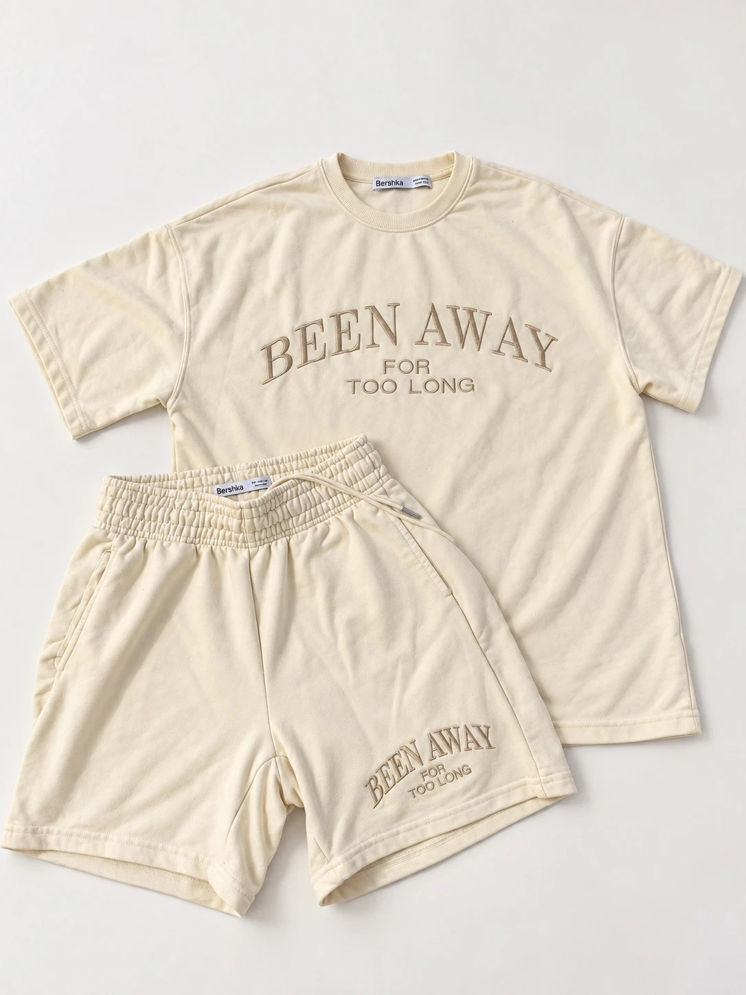 Ensemble Bershka t-shirt + short beige – Bon état