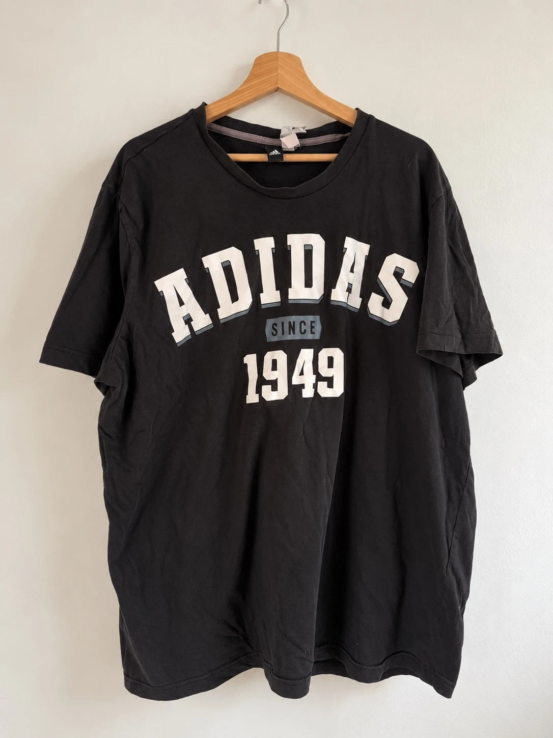 T-shirt Adidas noir oversize – Taille 2XL