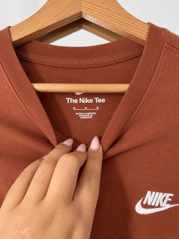 T-shirt Nike unisexe marron brique – Taille M, neuf – Nike – taille M 2