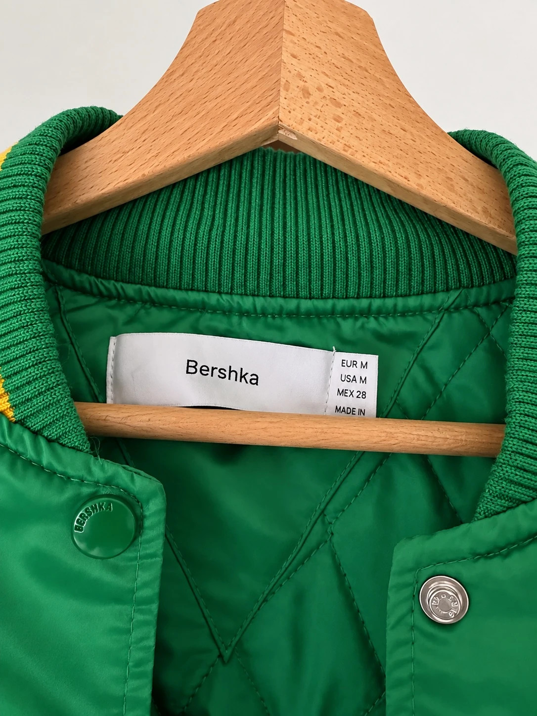 Bomber Bershka vert style varsity taille M – Bershka – taille M 3