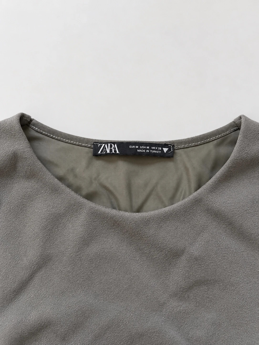 Top court Zara gris kaki dos ouvert froncé – taille M – Zara – taille M 3