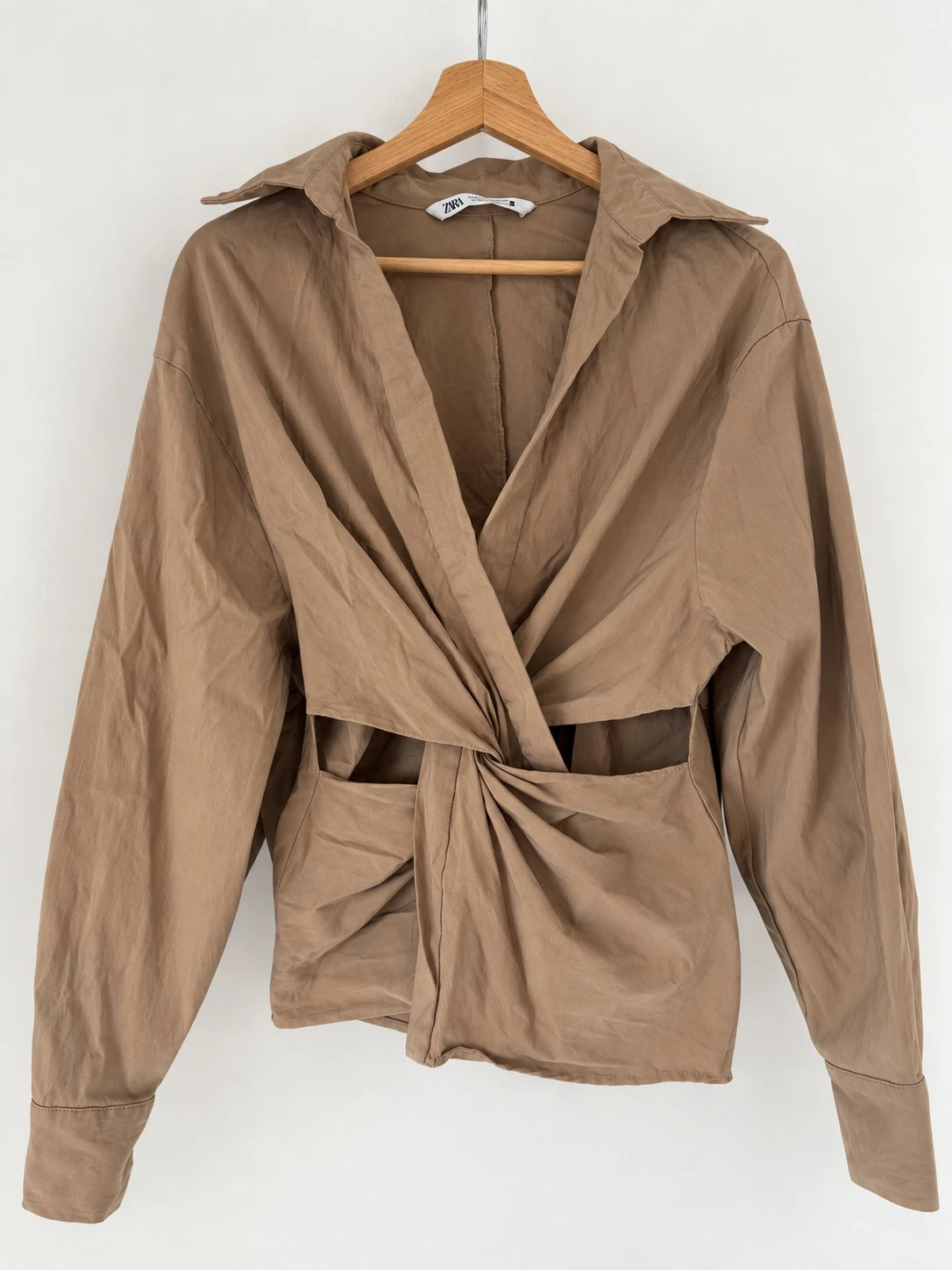Blouse Zara beige/taupe à détail torsadé – Taille M – Zara – taille M 2