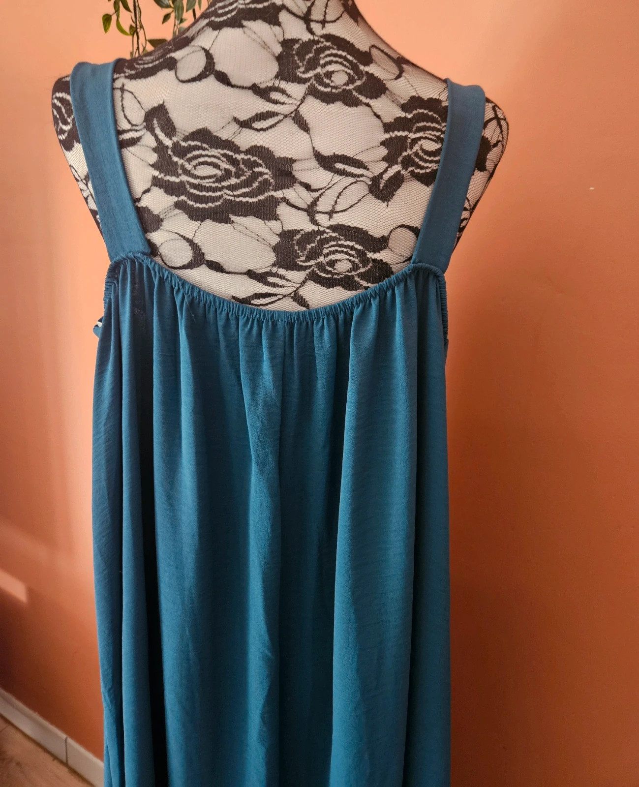 Robe Midi bijoux - Taille unique 42 au 50 – M-Made in Italy – taille XXXL / 46 / 18 5