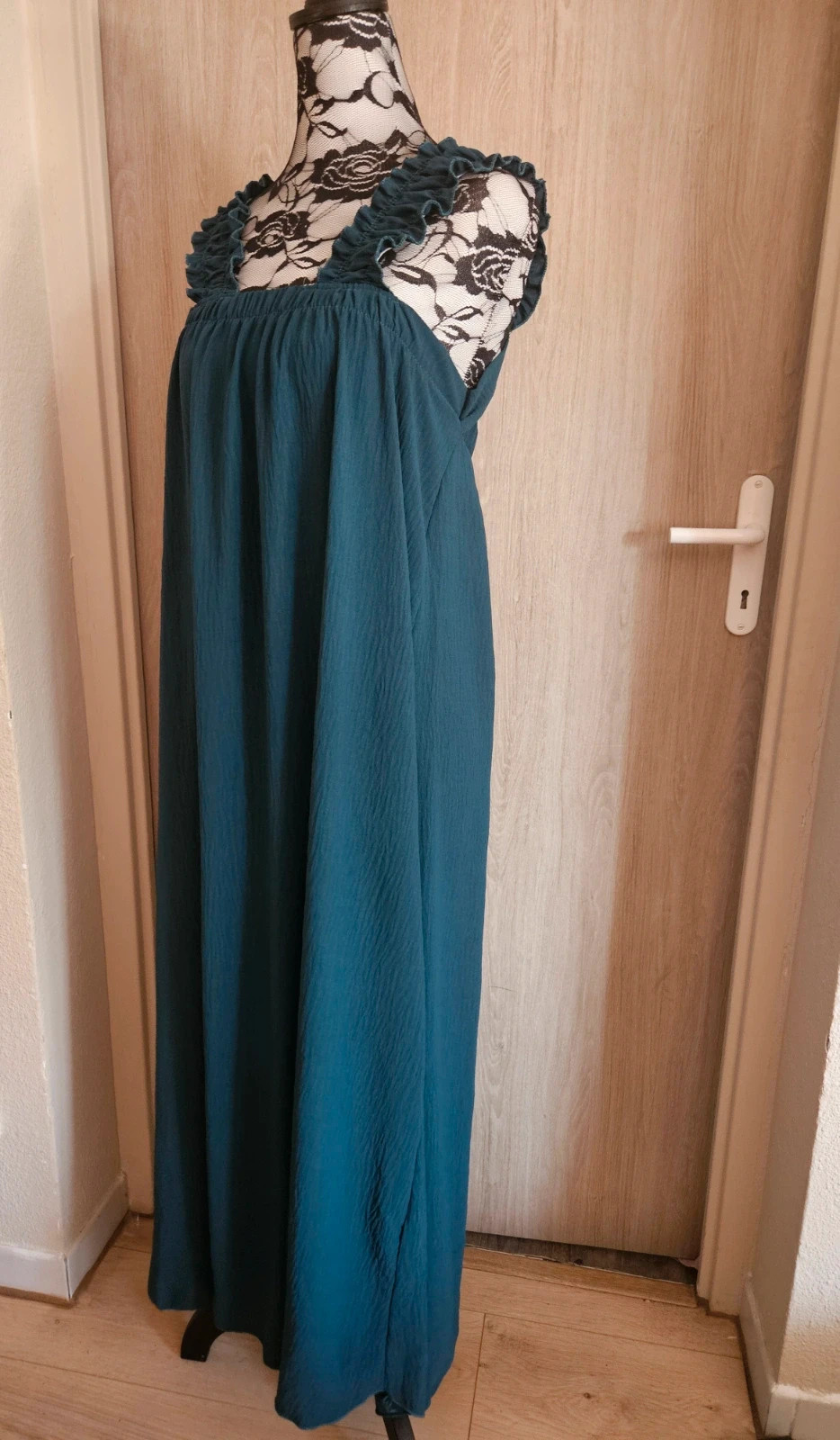 Robe longue fluide, bretelle, nœud dans le dos – Boutique Parisienne – taille XXL / 44 / 16 4