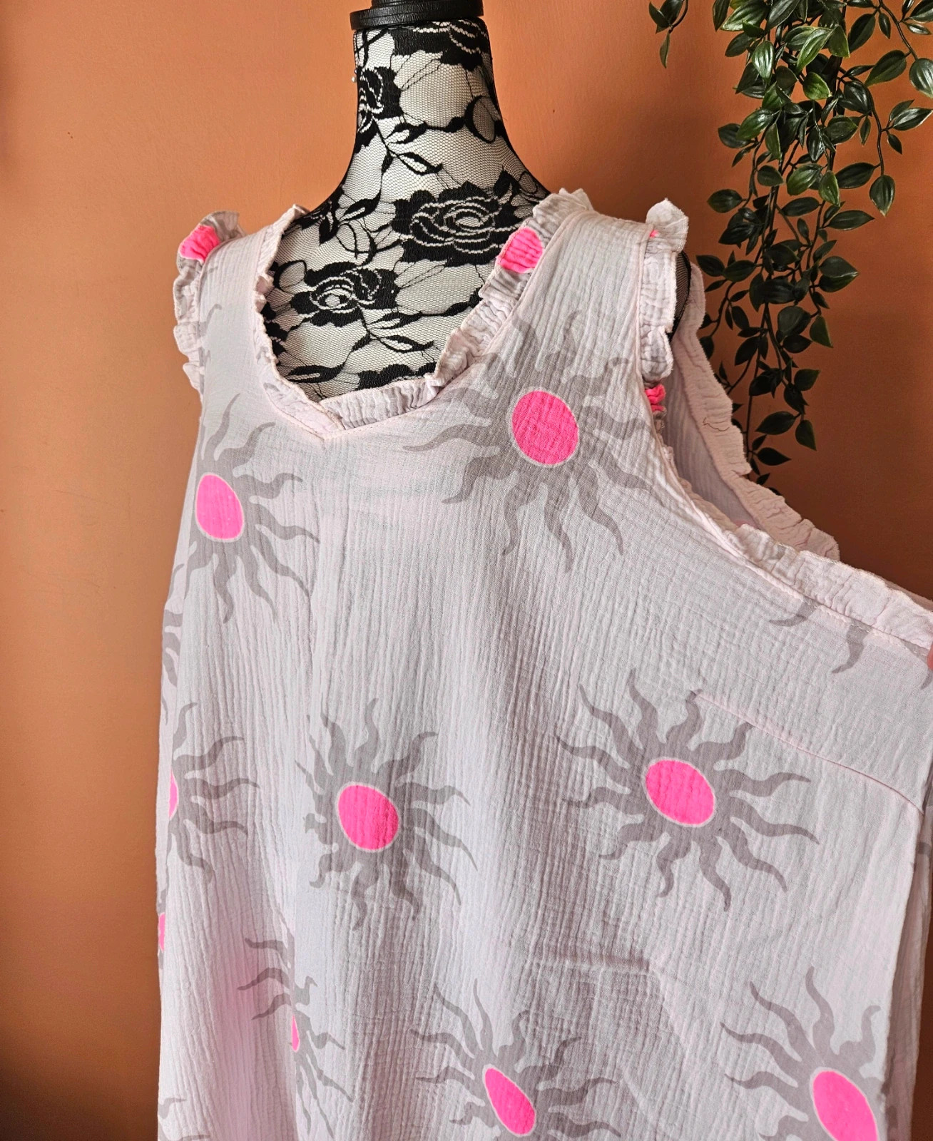 Robe longue en coton motifs soleils fluo - TU 44 au 52 - Made in ltaly – made in ltaly – taille 4XL / 48 / 20 3