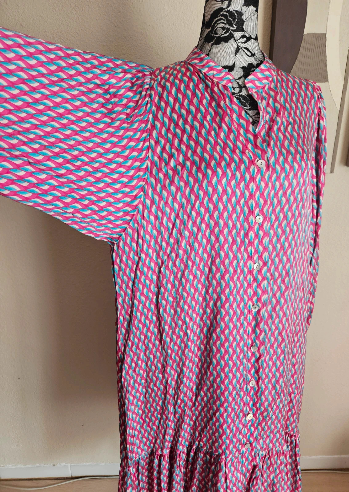 Magnifique robe en viscose et soie , fluide, TU 42 au 46 – Boutique Parisienne – taille XXXL / 46 / 18 4