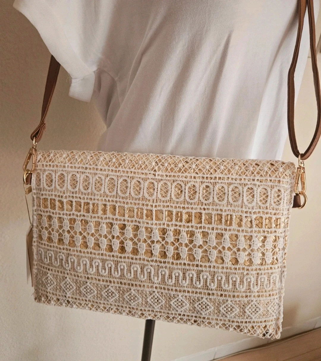 Magnifique pochette Bohême en paille et dentelle – Boheme 3