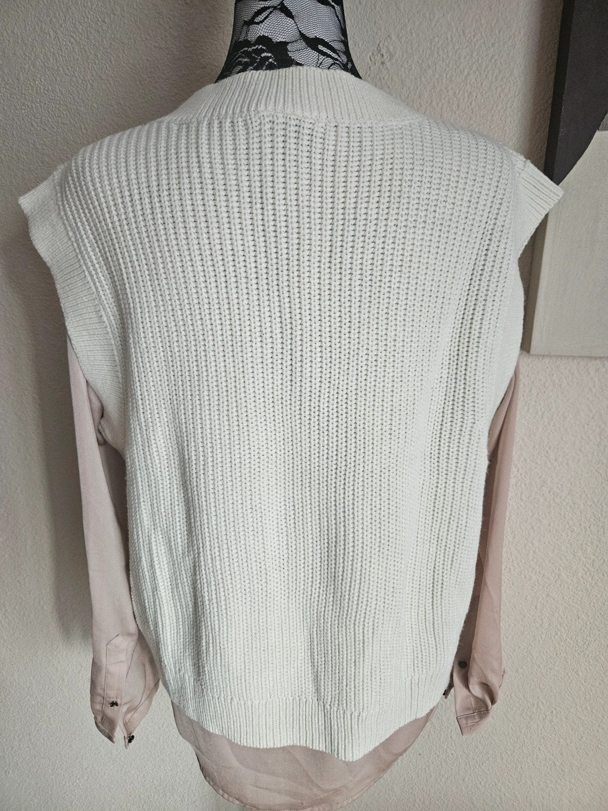 Joli haut en mailles sans manches taille 40/42 – Boutique Parisienne – taille L / 40 / 12 5