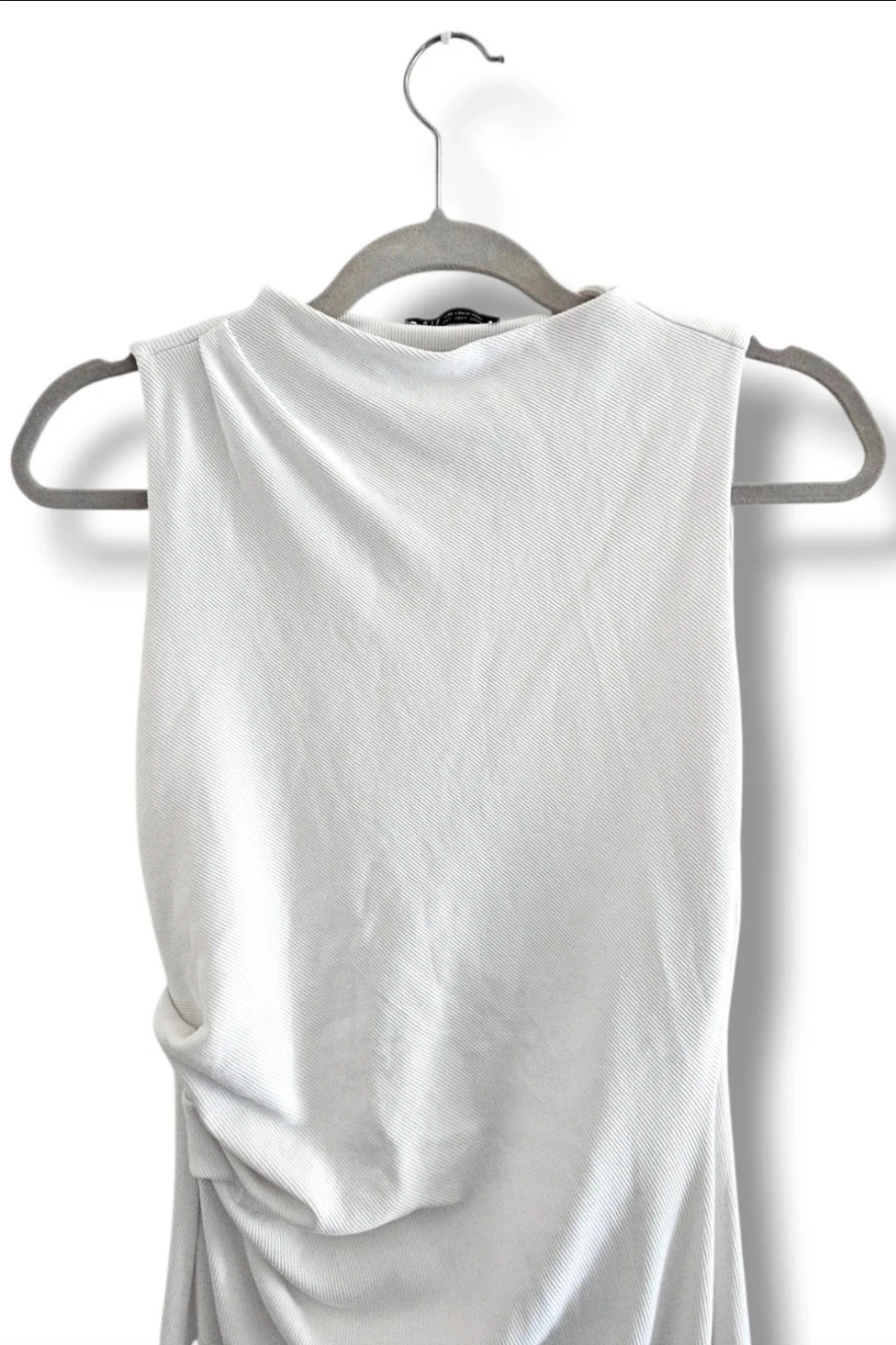 Vestido midi blanco fruncido lateral sin mangas cuello alto | minimal glam | Zara talla L – Zara – taille L / 40 / 12 3