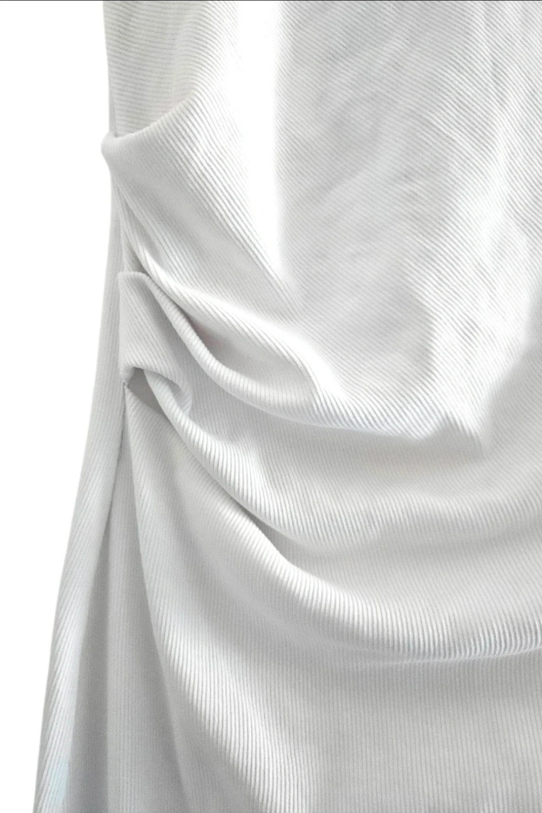Vestido midi blanco fruncido lateral sin mangas cuello alto | minimal glam | Zara talla L – Zara – taille L / 40 / 12 2