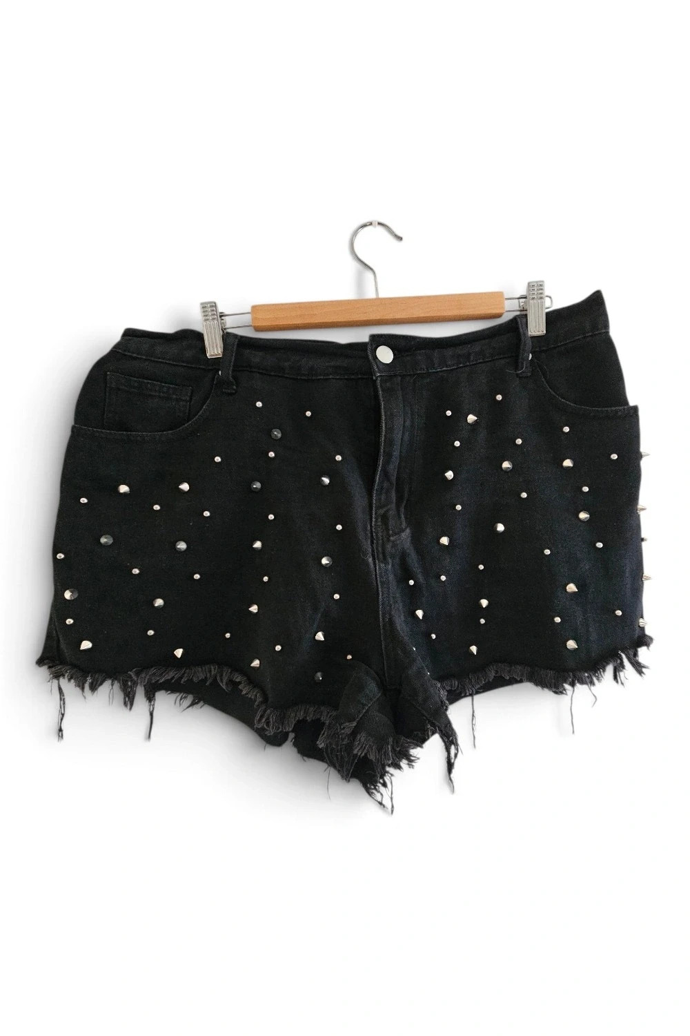 Short denim negro tachas metálicas bajo deshilachado | rock glam | Shein Curve talla 2XL