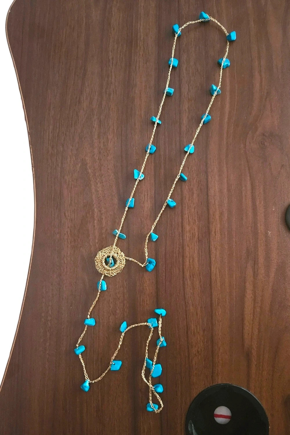 Collar lázada cadena dorada turquesas naturales ajustable | boho chic handmade – Local