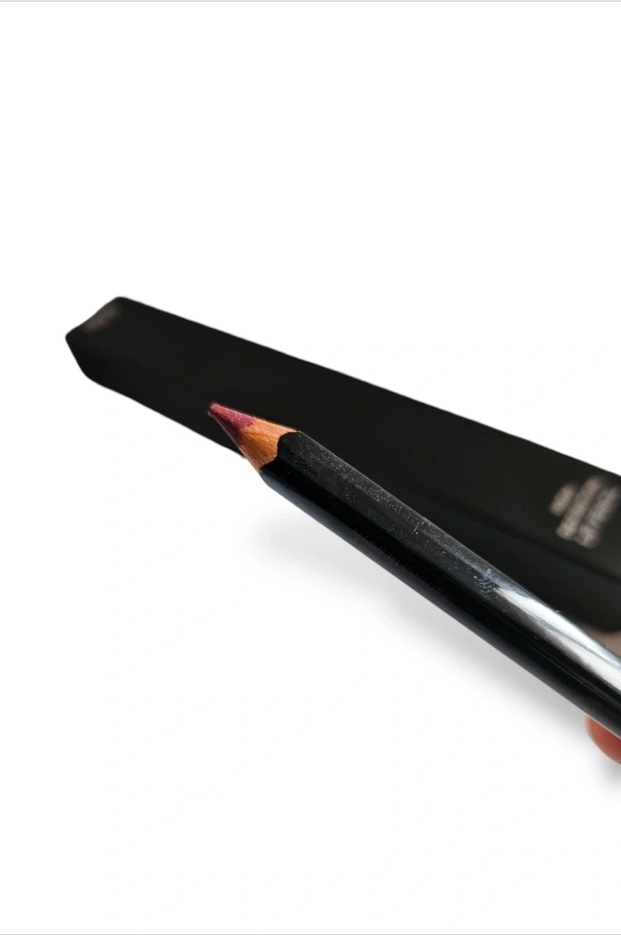 Nee Make Up High Definition Lip Pencil · · Long‑Lasting & Precise – Nee makeup