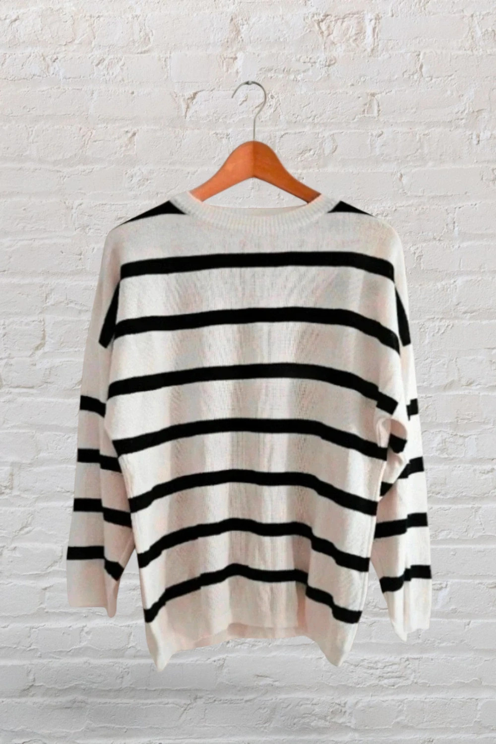 Local boutique striped knit sweater · Size L · Perfect condition – taille L / 40 / 12