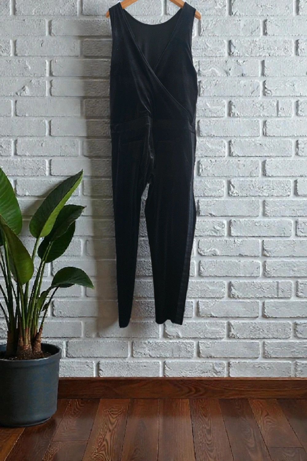 Mango black velvet jumpsuit · Size L · Perfect condition – Mango – taille L / 40 / 12 5