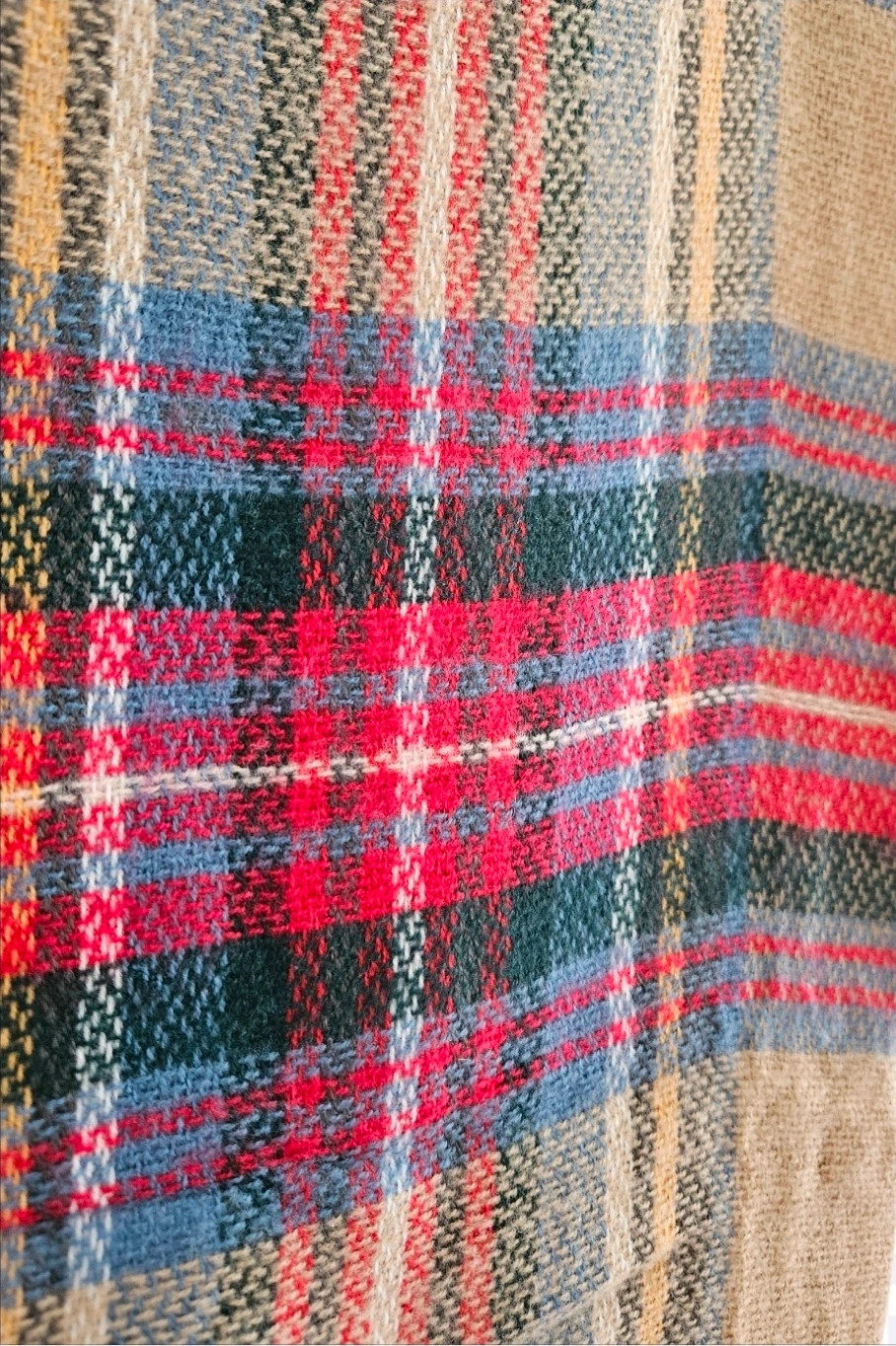 Plaid tartan scarf · Soft & warm · Local purchase · Perfect condition 2