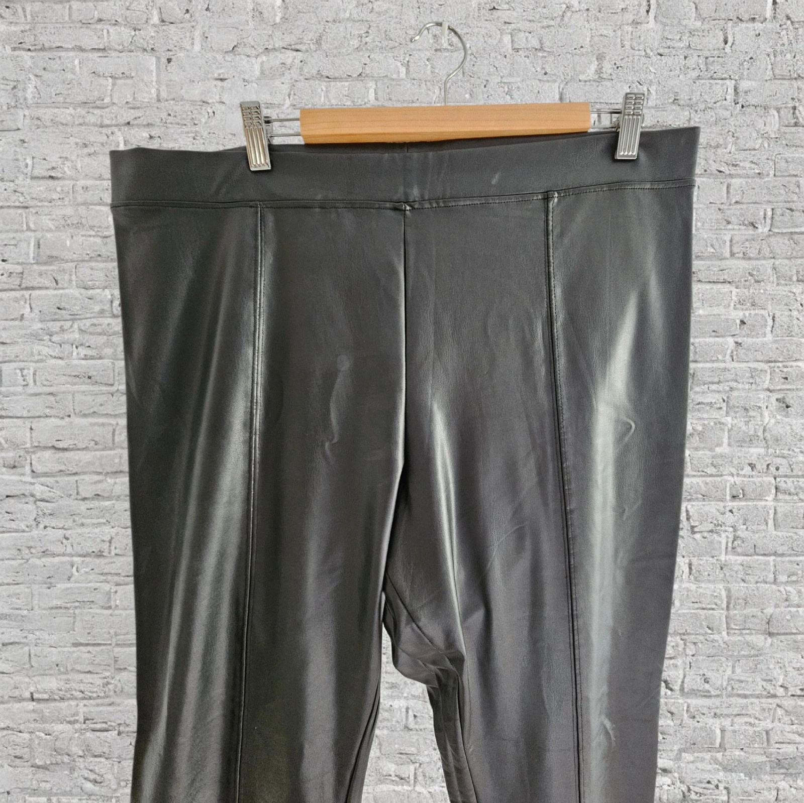 H&M faux leather leggings · Size XL · Soft & comfy · Perfect condition – H&M – taille XL / 42 / 14 4